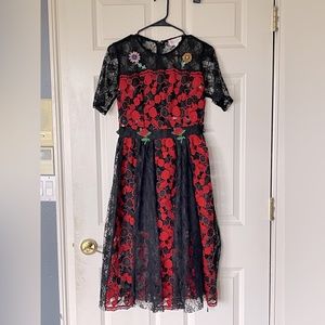 L’atiste Floral Lace midi dress